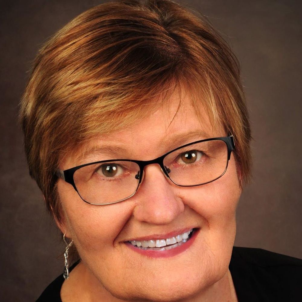 Meet your Posher, Earla